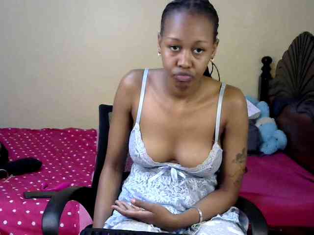 PetiteJasmine webcam