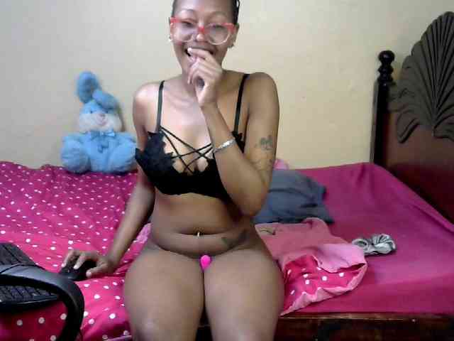 PetiteJasmine webcam