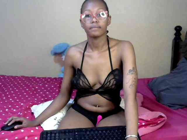 PetiteJasmine webcam