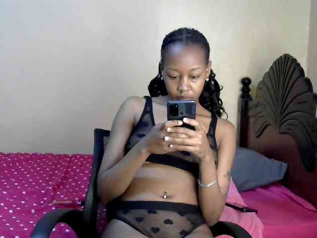 PetiteJasmine webcam