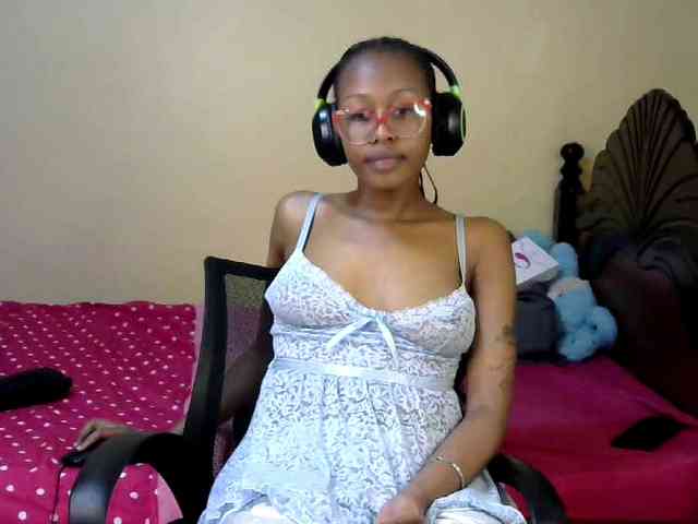 PetiteJasmine webcam