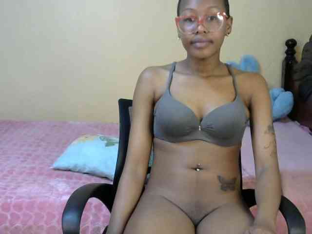 PetiteJasmine webcam