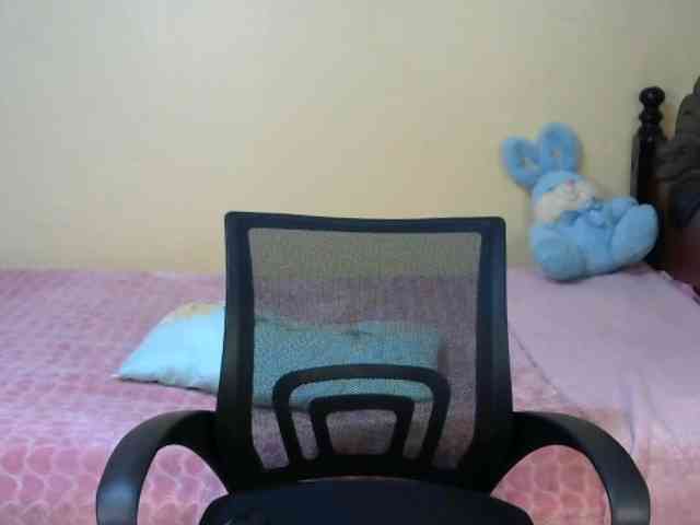 PetiteJasmine webcam