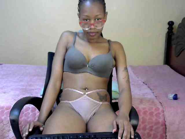 PetiteJasmine webcam