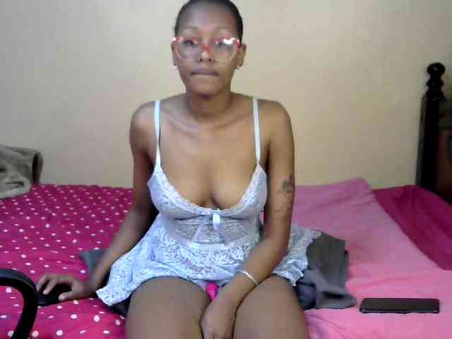 PetiteJasmine webcam