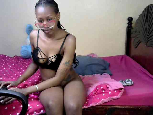 PetiteJasmine webcam