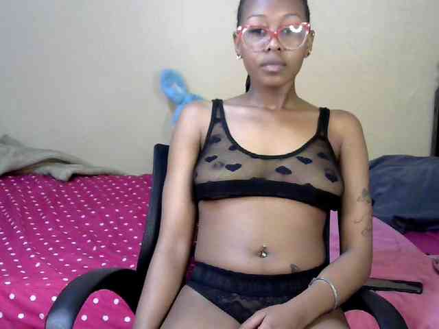 PetiteJasmine webcam