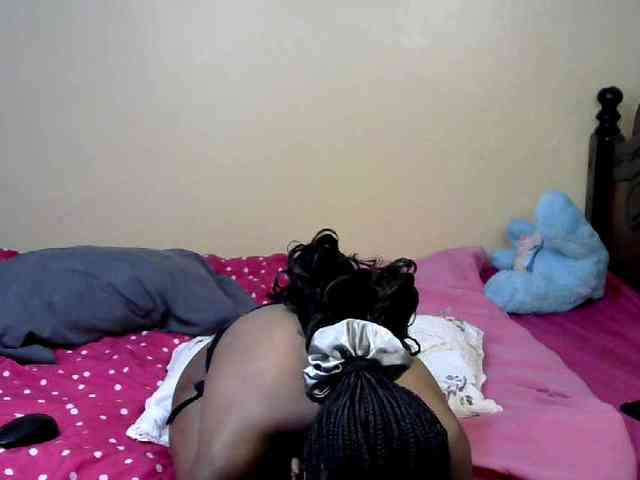 PetiteJasmine webcam