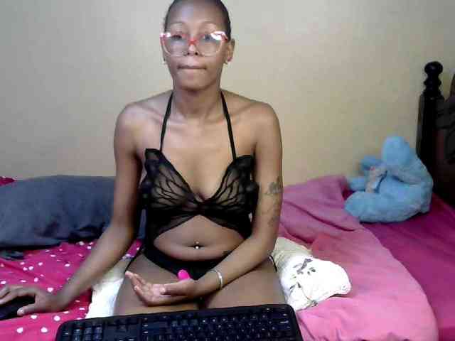 PetiteJasmine webcam
