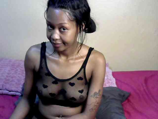 PetiteJasmine webcam