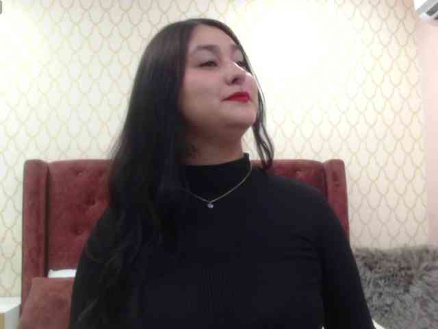 RominaBacker webcam
