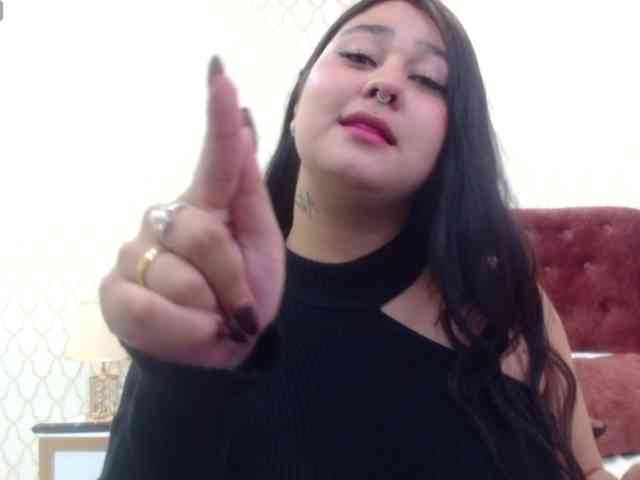 RominaBacker webcam