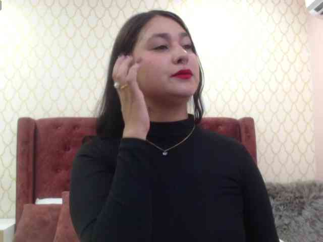 RominaBacker webcam