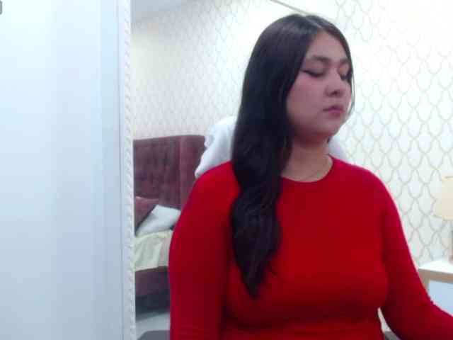 RominaBacker webcam