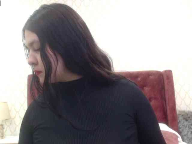 RominaBacker webcam