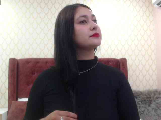 RominaBacker webcam