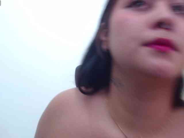 RominaBacker webcam
