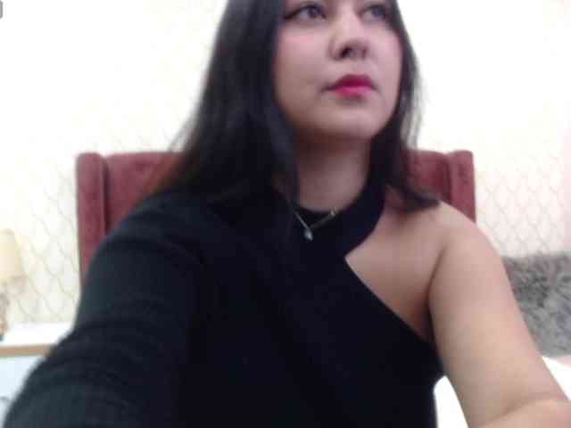 RominaBacker webcam