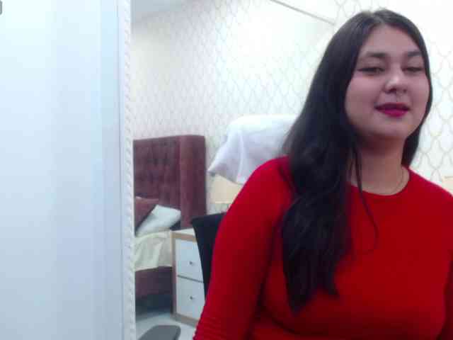 RominaBacker webcam