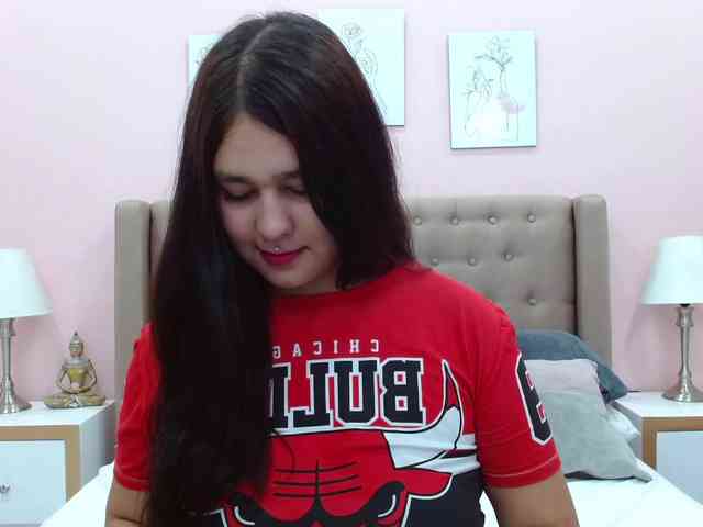 RominaBacker webcam