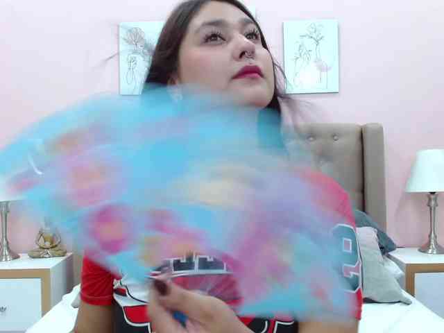 RominaBacker webcam