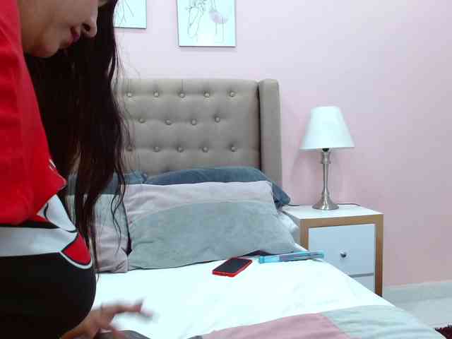 RominaBacker webcam