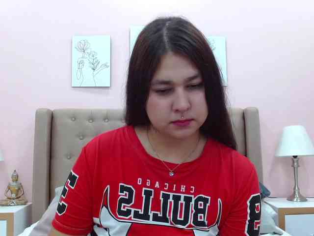 RominaBacker webcam