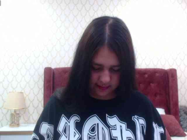 RominaBacker webcam