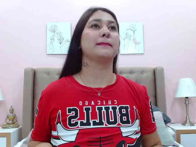 RominaBacker webcam