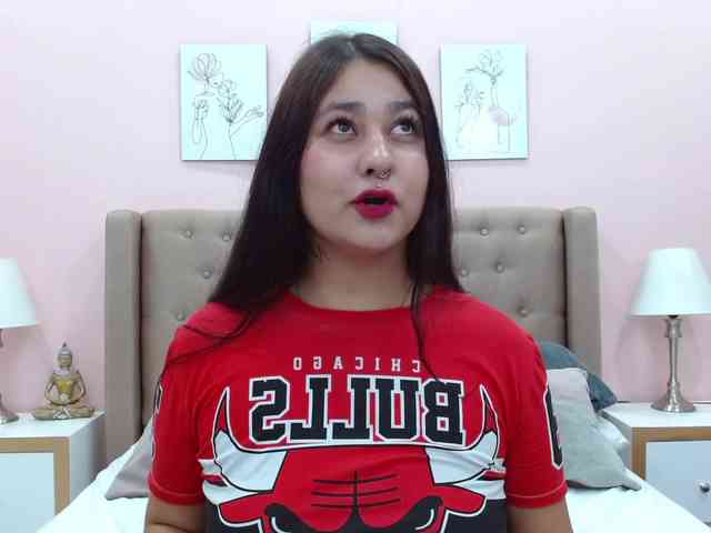 RominaBacker webcam