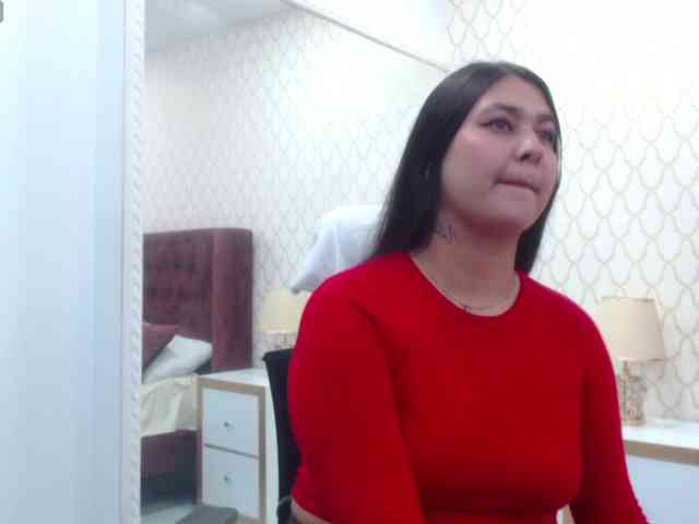 RominaBacker webcam