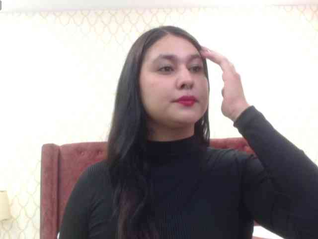 RominaBacker webcam