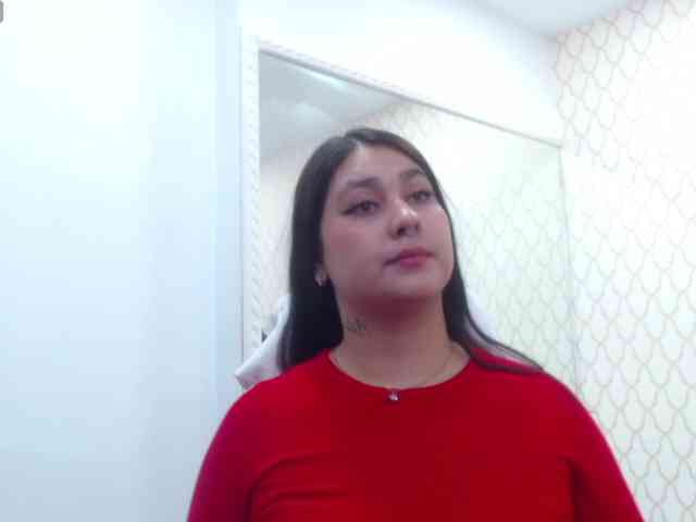 RominaBacker webcam