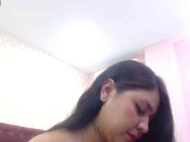 RominaBacker webcam