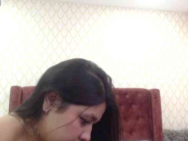RominaBacker webcam