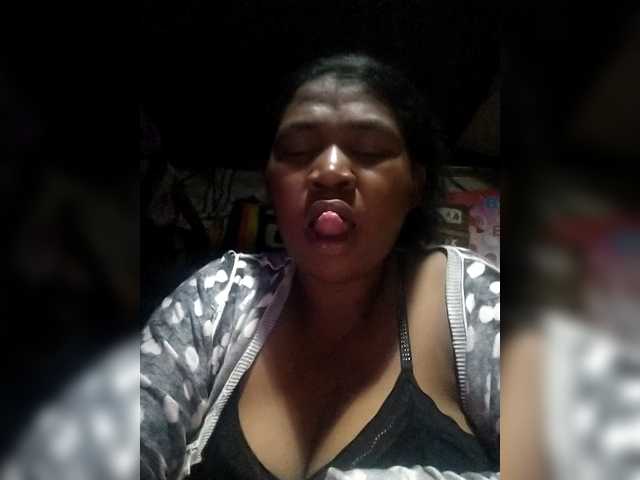 Jessblackhot, une amatrice française avec qui discuter et avoir du sexe