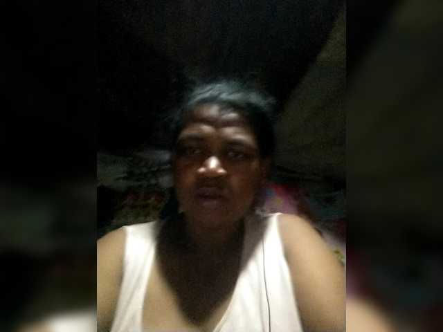 le modèle Jessblackhot est en webcam porno dans un show sur le site bongacams, il possède les tags suivants: Ebony,Brunette,Trimmed