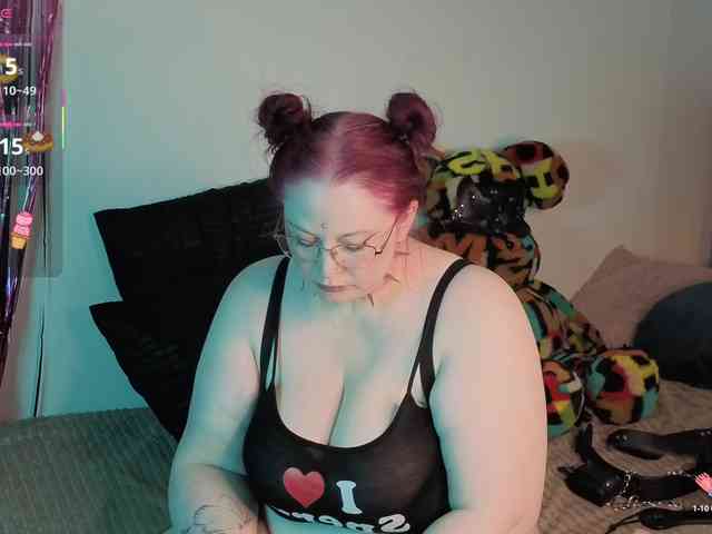 MilanaSkyingg webcam