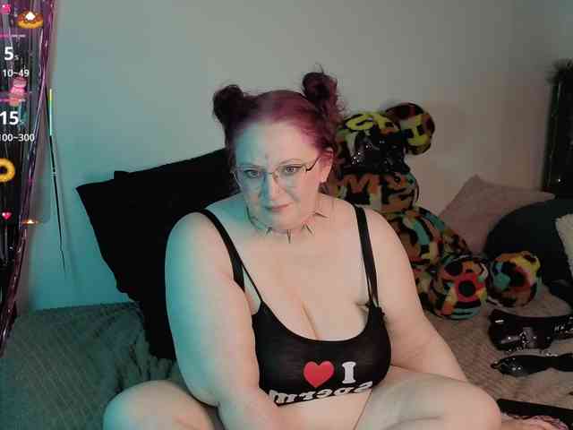 MilanaSkyingg webcam