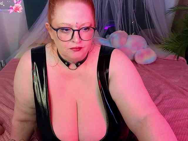 MilanaSkyingg webcam