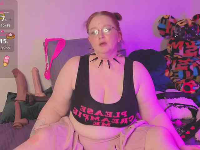 MilanaSkyingg webcam