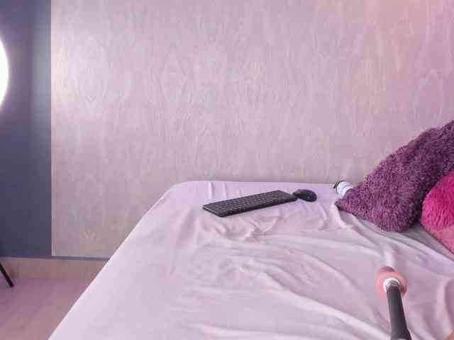 Luna-Belle19 webcam