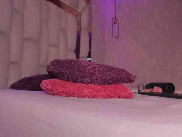 Luna-Belle19 webcam