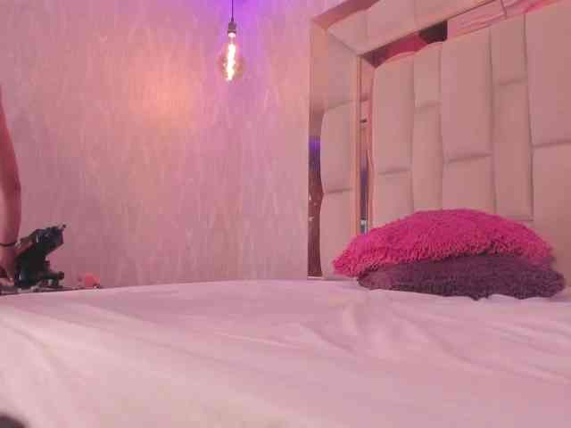 Luna-Belle19 webcam
