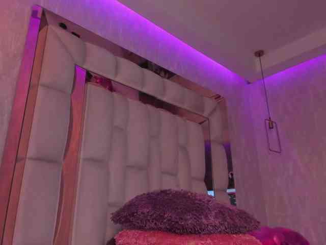 Luna-Belle19 webcam