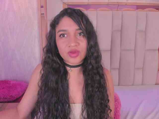 Luna-Belle19 webcam