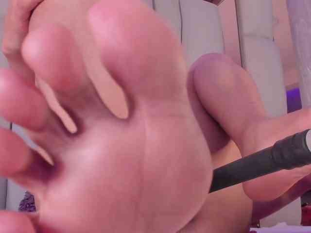 Luna-Belle19 webcam