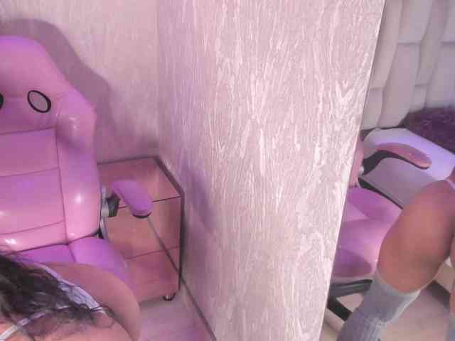 Luna-Belle19 webcam