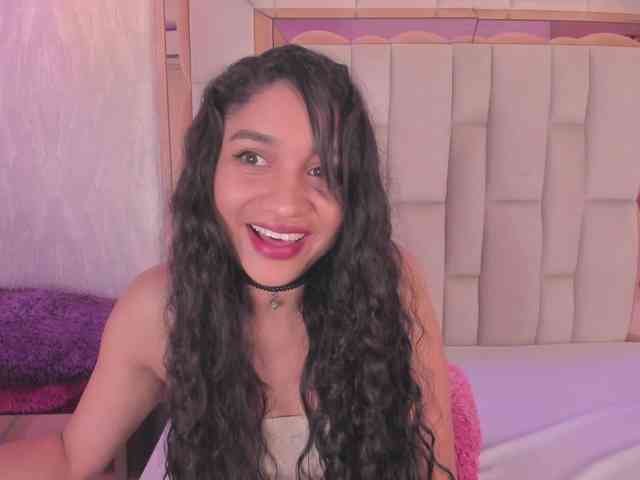 Luna-Belle19 webcam
