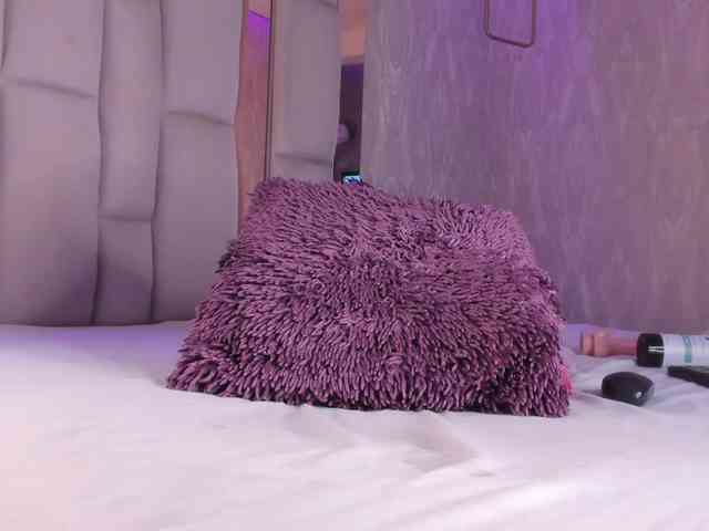 Luna-Belle19 webcam